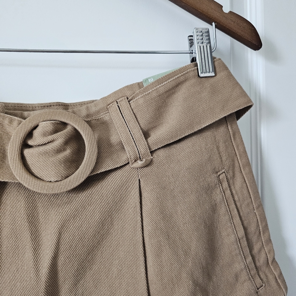 High Waist Pleated Tan Women Shorts Size 10 - Picture 3 of 11